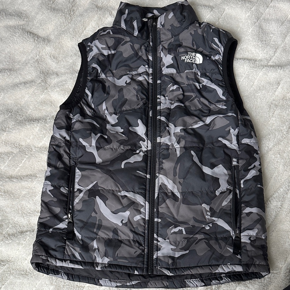 The North Face Kids Black & Gray Camo Puffer Vest Sz 10/12